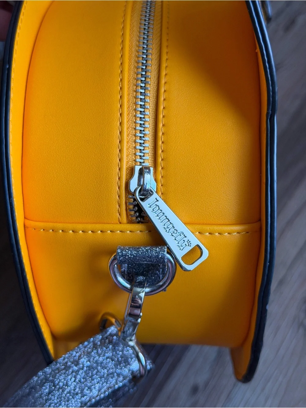 NWOT Loungefly Hello Kitty Crossbody Halloween Pumpkin Bag - Picture 5 of 10